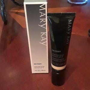 Mary Kay Very Light CC Cream